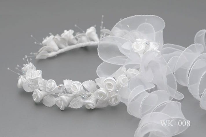 wianek-koczek-komnijny-na koka-biale-różyczki-satynowe-WK-008.jpg