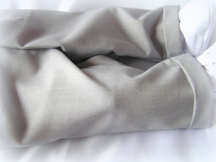 spodenki-na chrzest-niemowlece-spodnie-materiał-jasny-popiel-cienki .JPG eleganckie spodnie do chrztu