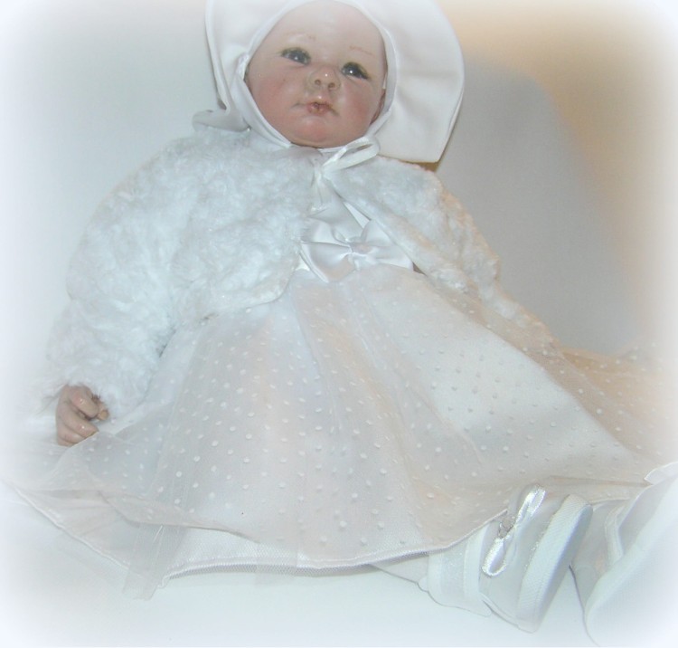 ubranko-na chrzest-dla-dziewczynki-bolerko-rózyczki-sukienka-kapelusik -ROZA-P1010116.JPG