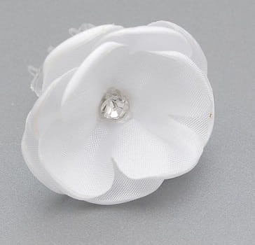 przypinka-do-wianka-komunijna-biała-organtyna-WP-004.jpg