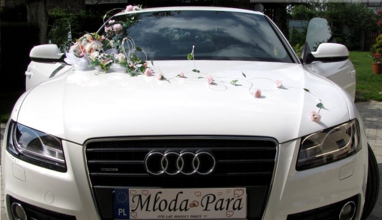 Dekoracja Samochodu Ślubnego