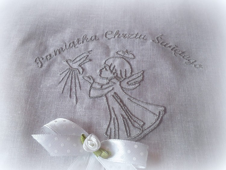 szatka-na chrzest-bawełniana-biała-z haftem-0161.jpg