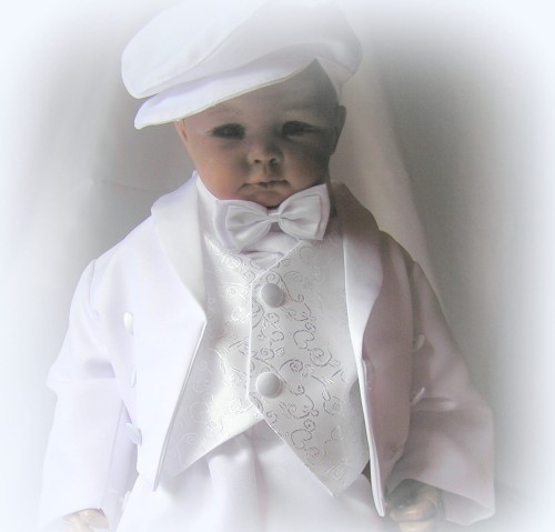 ubranko-na-chrzest-bialy-spodenki-frak-kamizelka-koszulka-muszka-P1010126.jpg Ubranka na chrzest.jpg