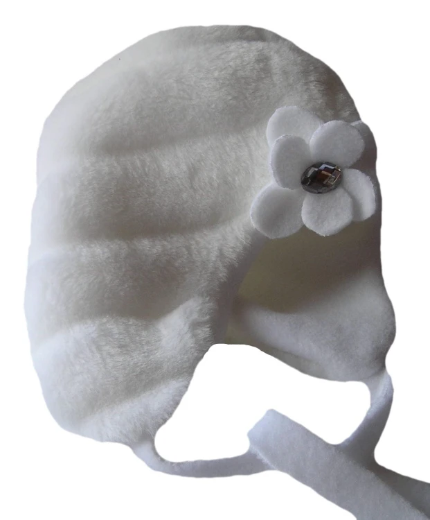 czapeczka-futerko-z norki-na chrzest-biała.jpg