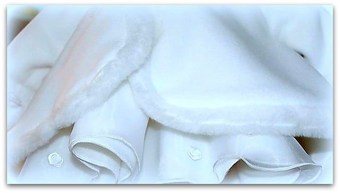 ubranko-na chrzest-dla-dziewczynki-białe-zimowe-polarowe -z sukienką-Wróżka 5.jpg