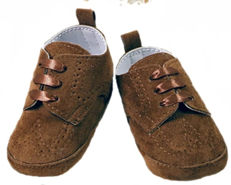 butki-na chrzest-zamszowe-brązoweowe-dla-chlopca.jpg