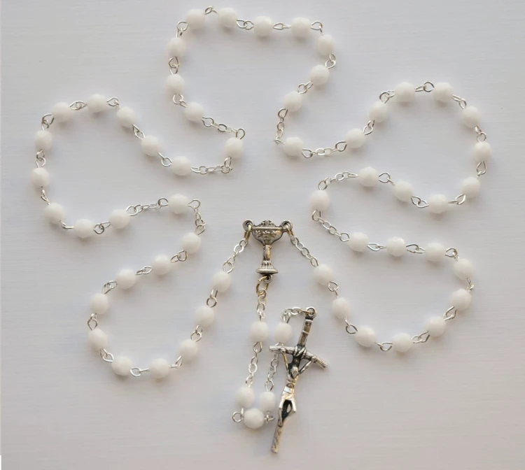 Różaniec-komunijn-biały-kryształek.jpg