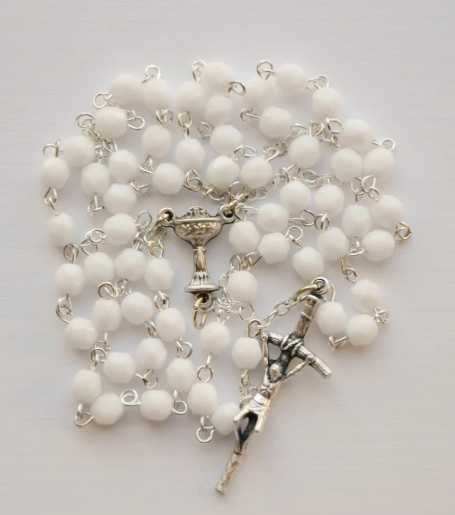 Różaniec-komunijny-biały-kryształek-1.jpg