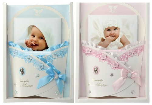 albumik-pamiątka-na chrzest-becik-w pudełku-niebieski-różowy.jpg