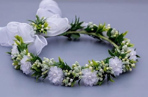 wianek-komunjny-stokrotki-kwiatki-białe-listki-zielone-jak żywy-W-016.jpg