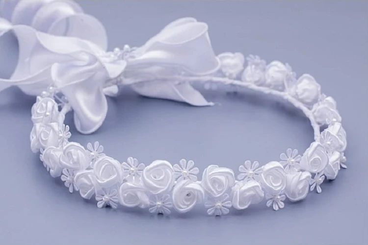 wianek-komunijny-różyczki-atlasowe-stokrotki-z perełkami-W-009.jpg