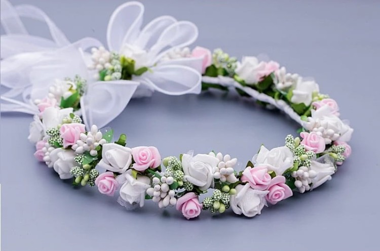 wianek-komunjny-różyczki-różowe-rozyczkii-białe-listki-zielone-jak żywy-W070.jpg