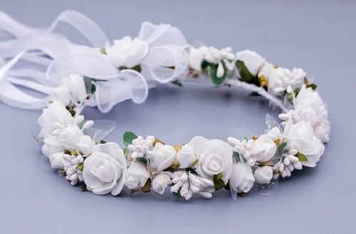 wianek-komunijny-białe-różyczki-pręciki-W082.jpg