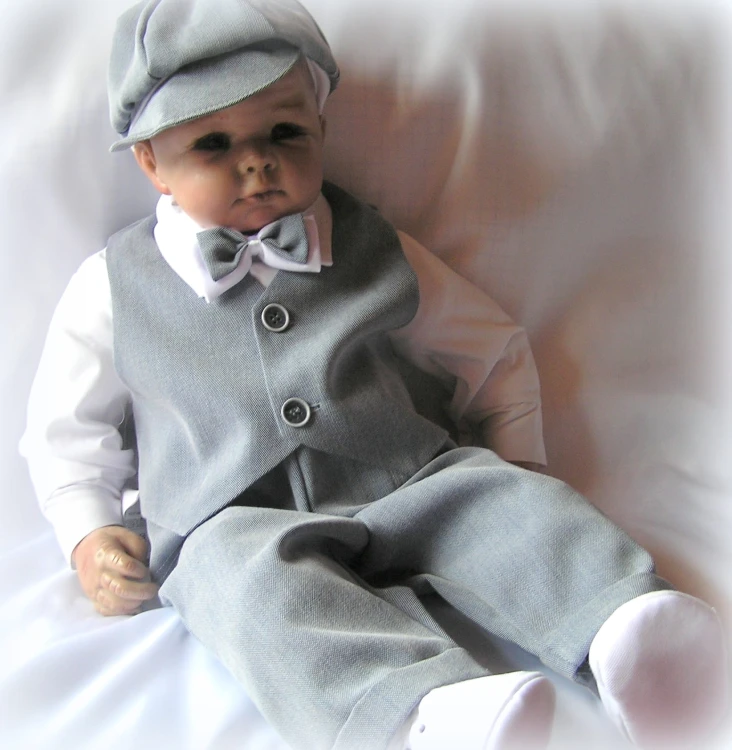 Ubranko-do chrztu-spodnie-kamizelka-koszulka-muszka-czap1.JPG ubranko-na chrzest-komplet-dla chlopczyków