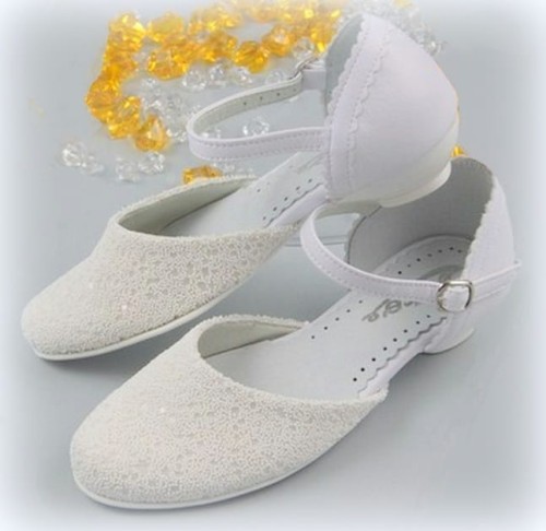 buty-komnijne-białe-dziewczęce-dekorowane-płaski-obcas-M-167.jpg