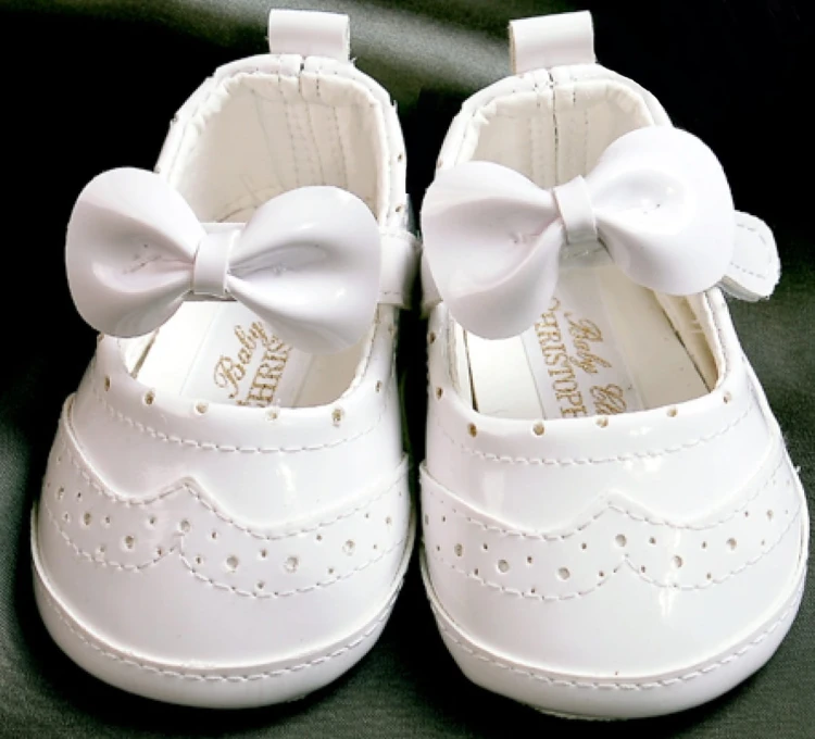 Buciki-do chrztu-baletki-lakierki-na chrzest-biały