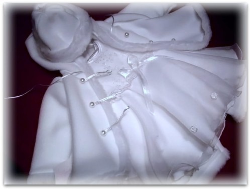 ubranko-na chrzest-dla-dziewczynki-białe-zimowe-polarowe -z sukienką-Wróżka 1.jpg