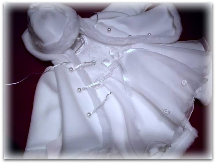 ubranko-na chrzest-dla-dziewczynki-białe-zimowe-polarowe -z sukienką-Wróżka 1.jpg