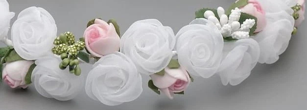 wianek-komnijny-z kokardą-biało-różowe-różyczki-jaj-żywy-W-020.jpg