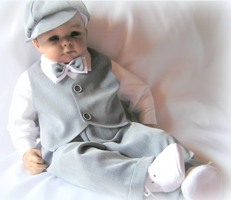 Ubranko-do chrztu-spodnie-kamizelka-koszulka-muszka-czap-1.JPG Ubranko-na chrzest-komplet-chlopięcy.