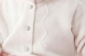 sweterek-na chrzest-dla dziewczynki-narzutka-dzianina-bialy-1-733.jpg