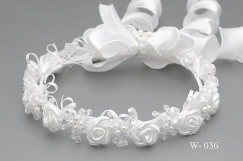 wianek-komnijny-biały-z kokardą-saynowe-różyczki-perełki-kryształki-W-036.jpg