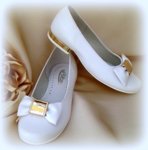 buty-komnijne-białe-dekorowane-płaski-obcas-M- 801.JPG.jpg