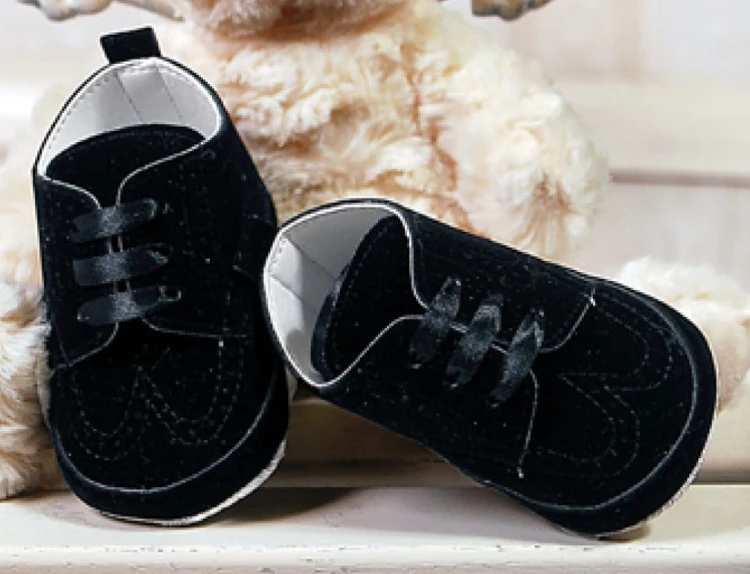 Buciki zamszowe czarny.jpg