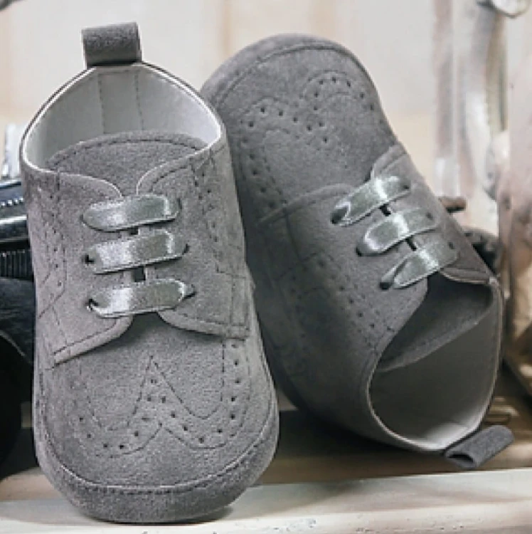 Buciki zamszowe szare.jpg