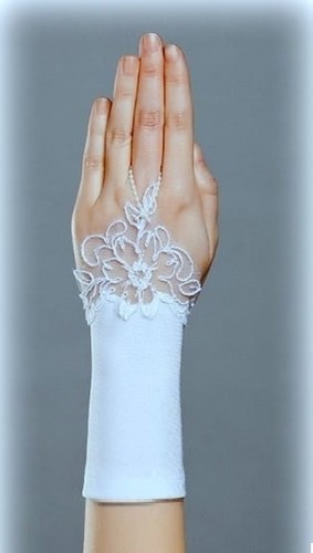 rękawiczki-komunijne-biale-z koronka-napalec-RK0041.jpg