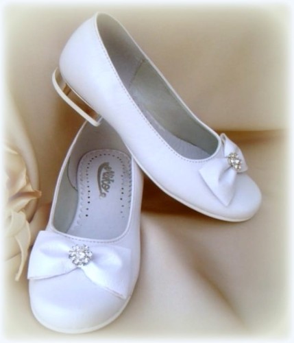 buty-komunijne-dziewczece-b-ałe-z kokardką-płaski-obcas-M-800.jpg