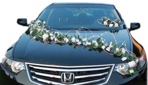 Dekoracja_na_samochód _ślubny_stroik
