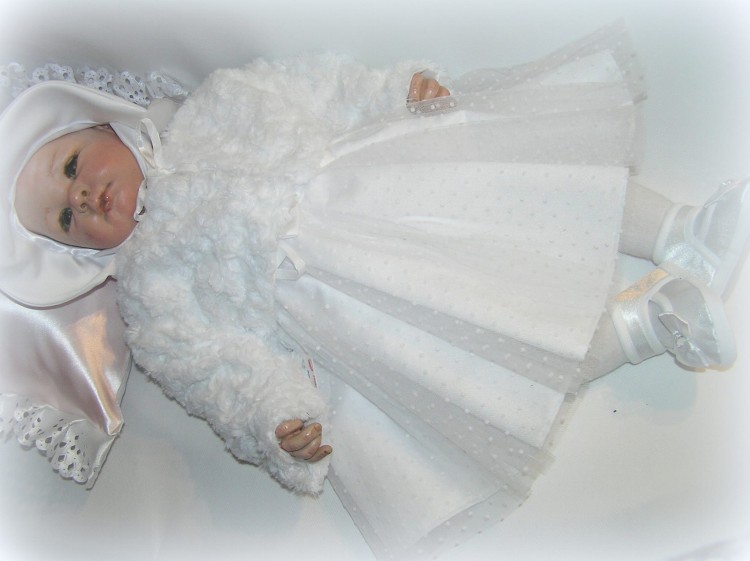 ubranko-na chrzest-dla-dziewczynki-bolerko-rózyczki-sukienka-kapelusik -ROZA-P1010120.JPG