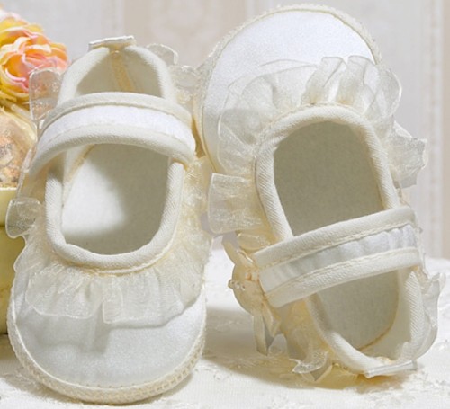buciki-na chrzest-satynowe-balerinki-ecru-Chris01x.jpg Dziewczęce eleganckie buciki do chrztu