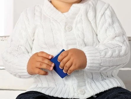 sweteerek-na-chrzest-dla-chłopczyków-biały-237-.jpg Elegancki chłopięcy sweterek okazjonalny